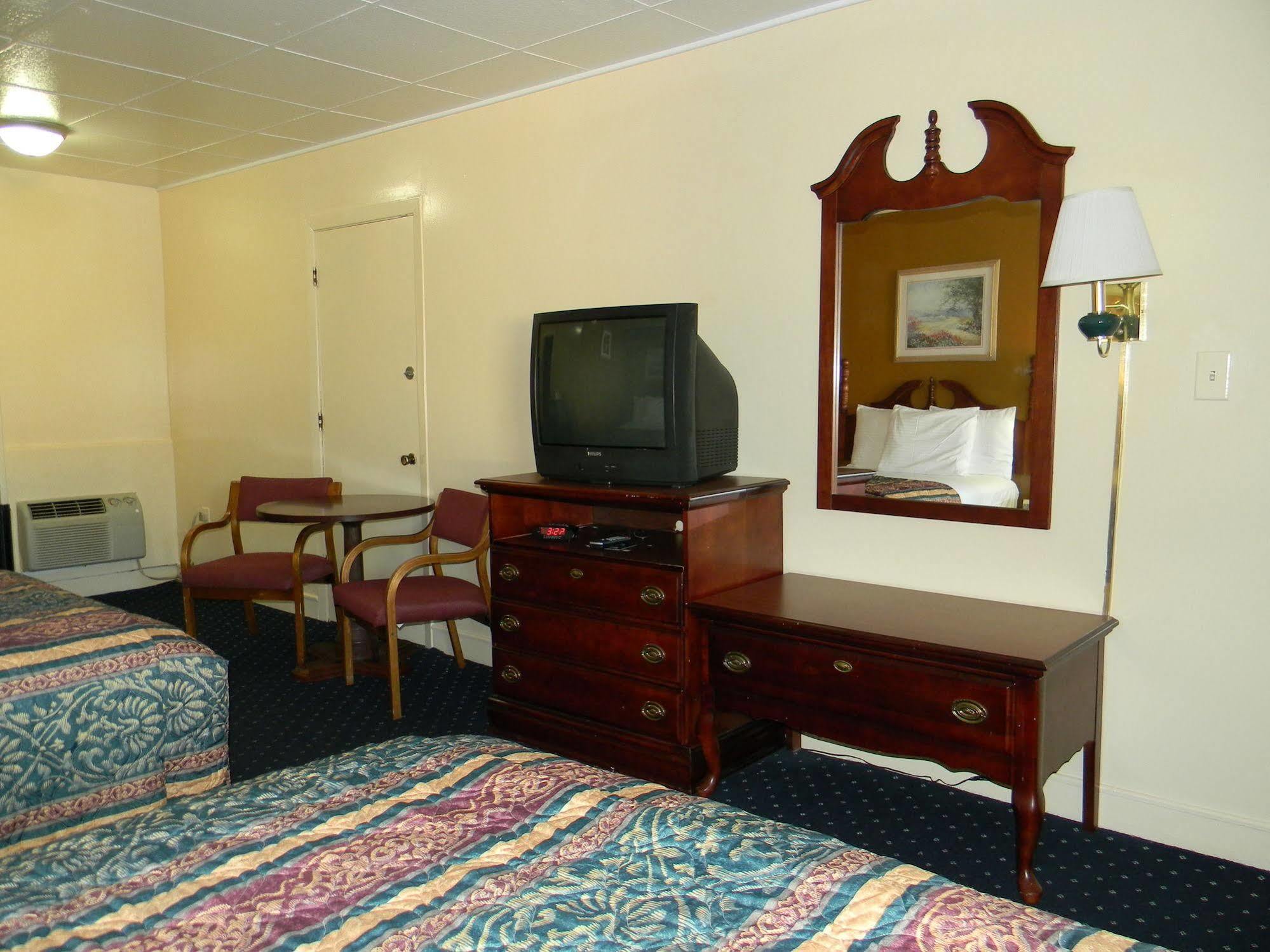 Fairfax Motel Roanoke Rapids Exterior photo