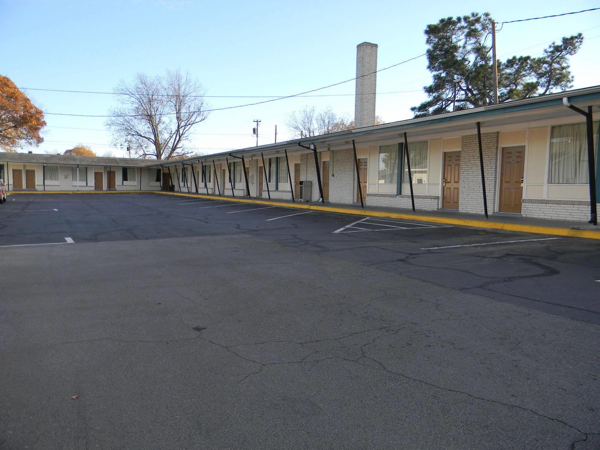 Fairfax Motel Roanoke Rapids Exterior photo